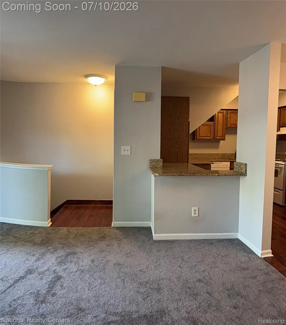 212 Pinewood Drive #22 Plymouth City, MI 48170
