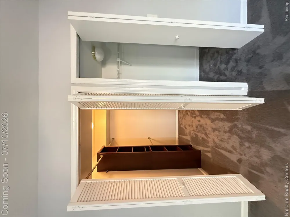212 Pinewood Drive #22 Plymouth City, MI 48170