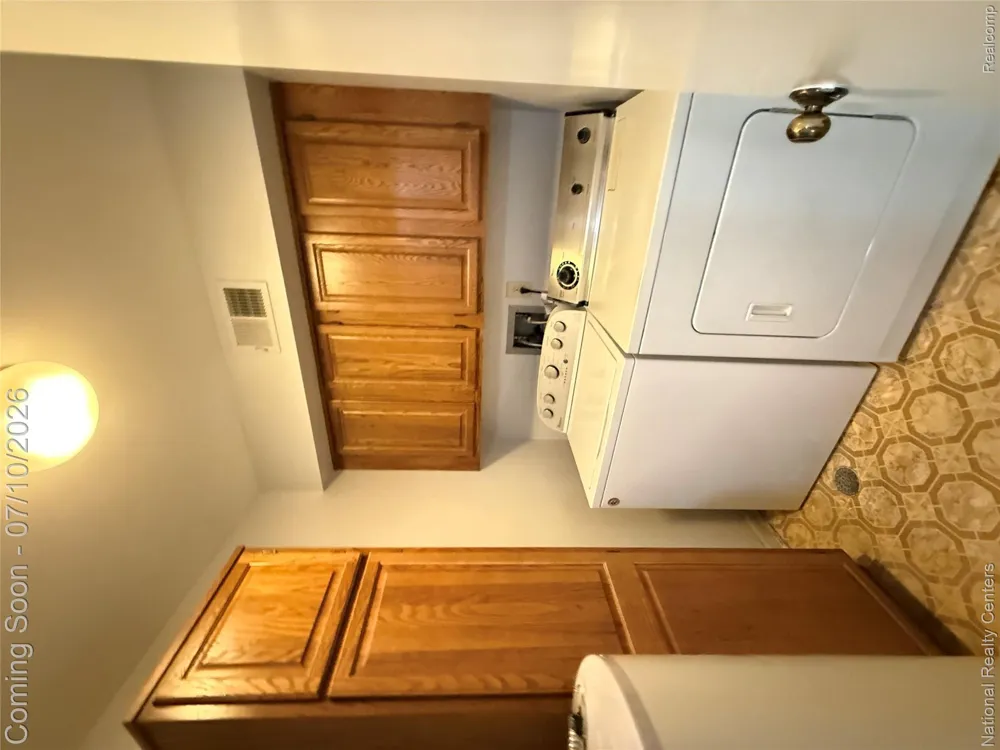 212 Pinewood Drive #22 Plymouth City, MI 48170