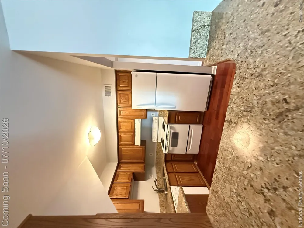212 Pinewood Drive #22 Plymouth City, MI 48170