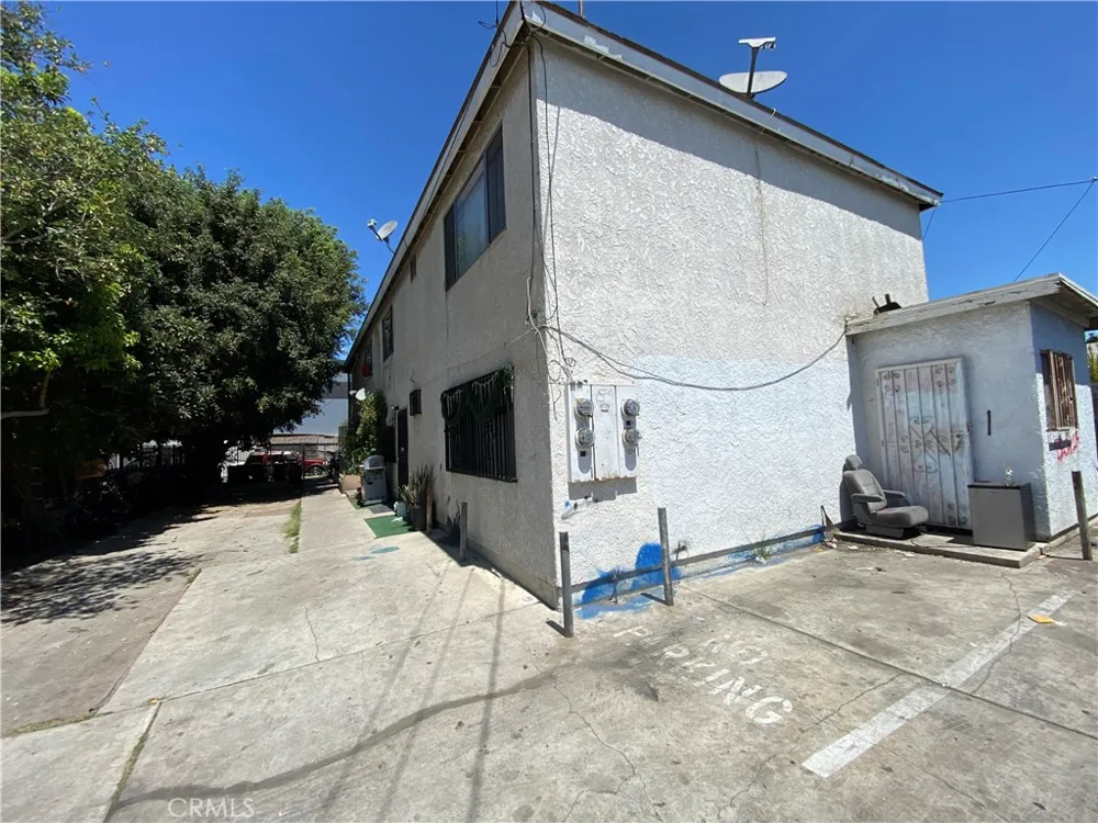 2230 Wall Street #1 Los Angeles, CA 90011