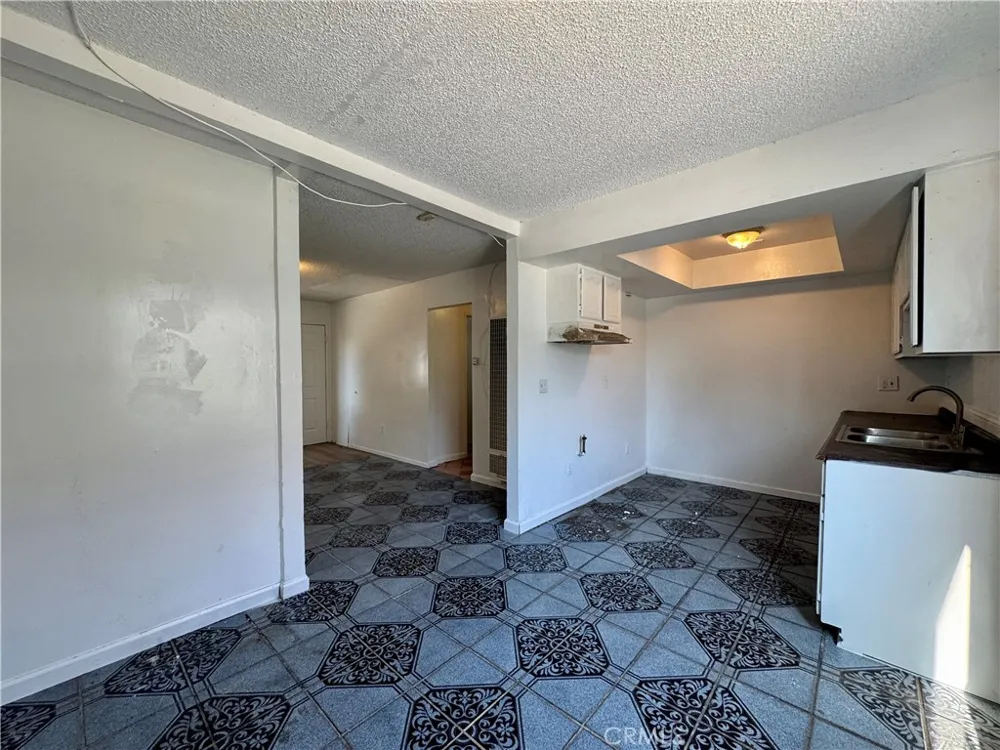 2230 Wall Street #1 Los Angeles, CA 90011