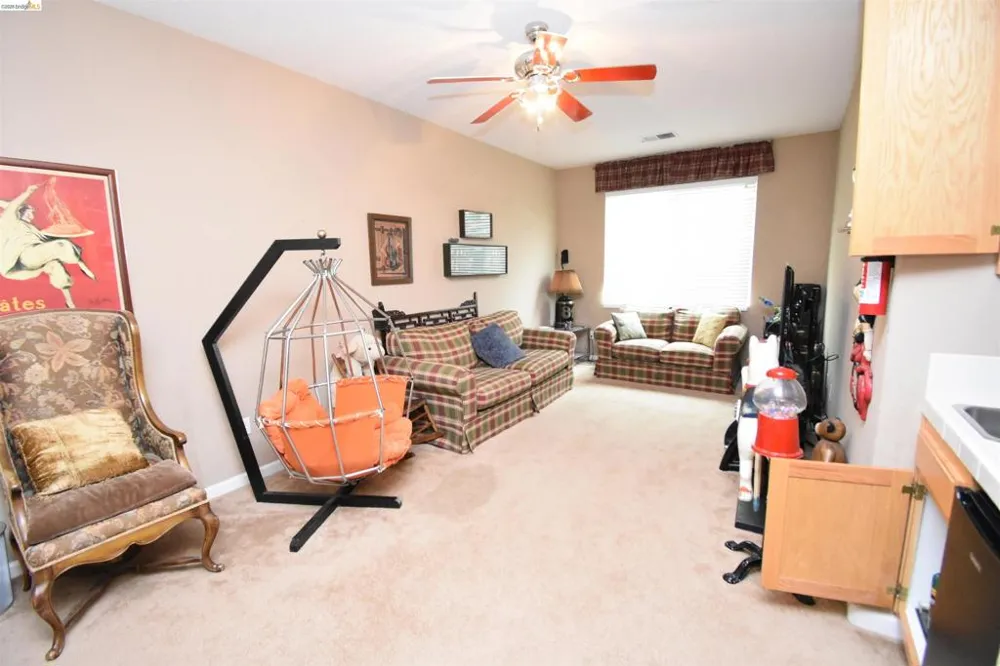 1875 Ventura Dr Pittsburg, CA 94565