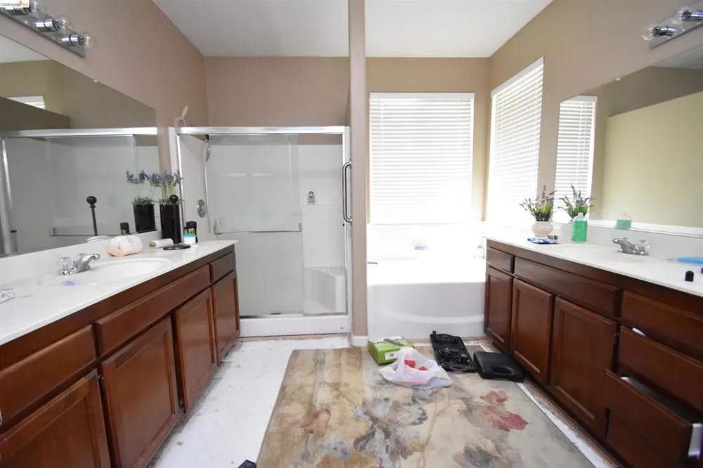 1875 Ventura Dr Pittsburg, CA 94565