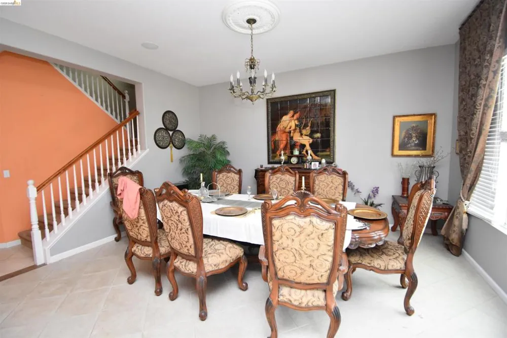 1875 Ventura Dr Pittsburg, CA 94565
