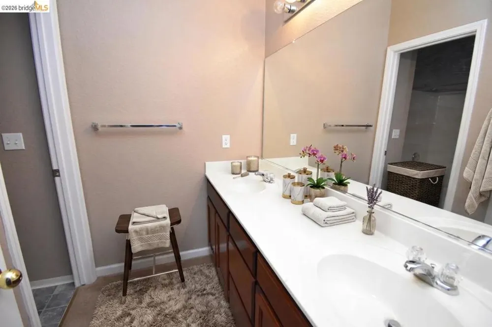 1875 Ventura Dr Pittsburg, CA 94565