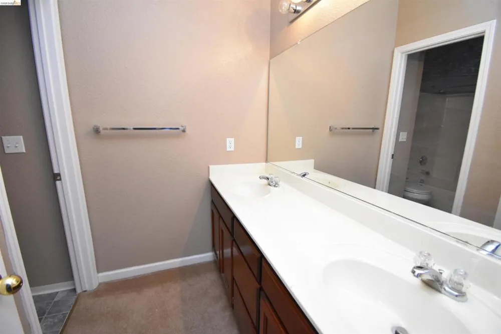 1875 Ventura Dr Pittsburg, CA 94565