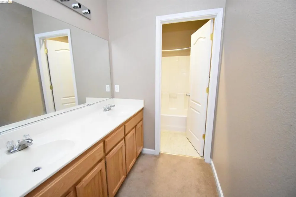 1875 Ventura Dr Pittsburg, CA 94565