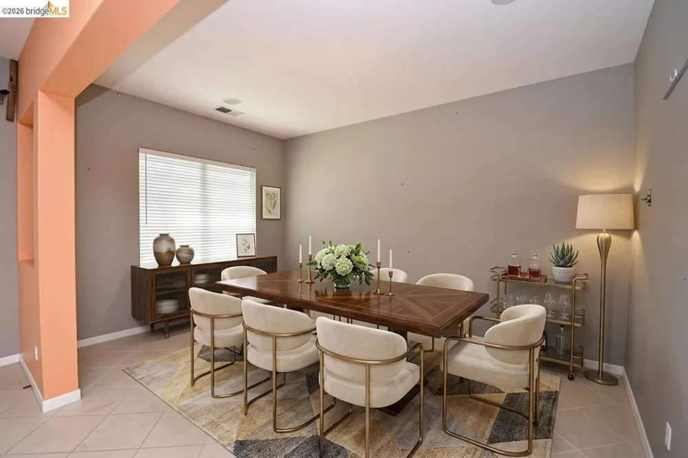 1875 Ventura Dr Pittsburg, CA 94565