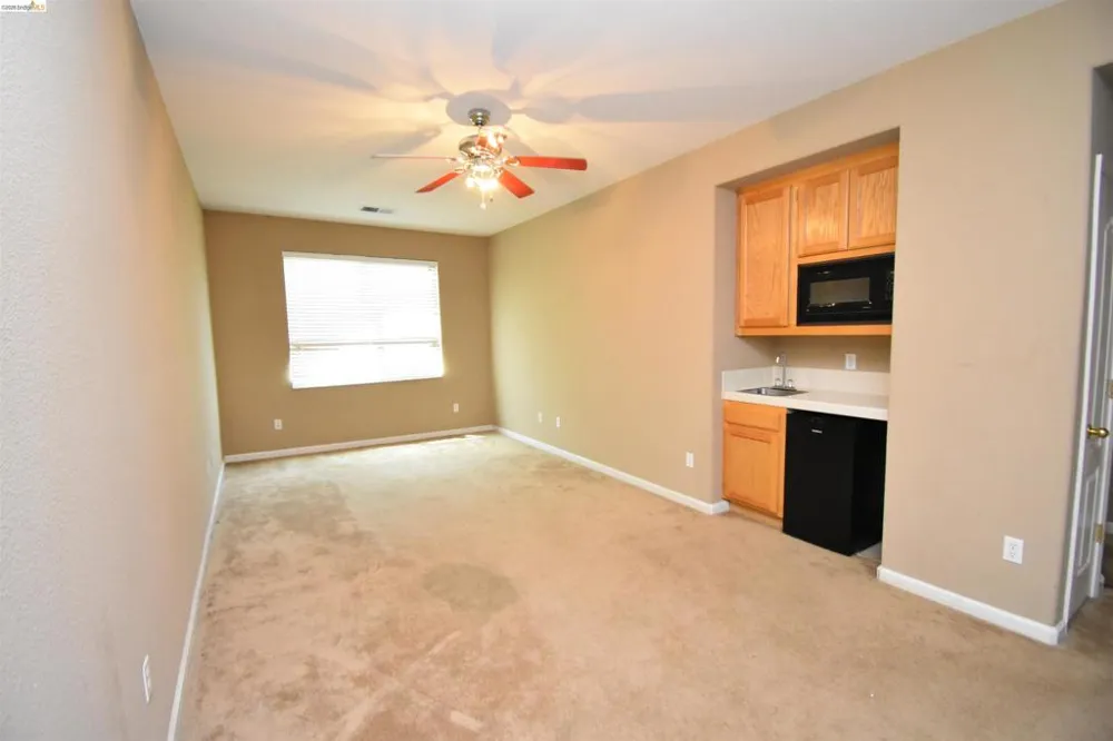 1875 Ventura Dr Pittsburg, CA 94565