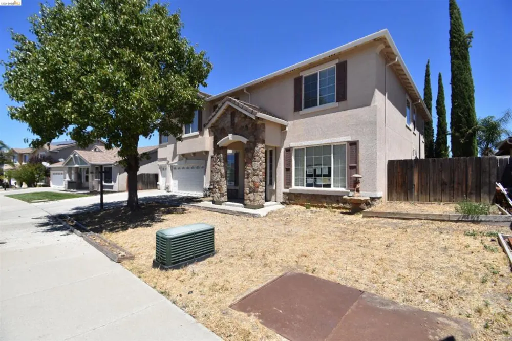 1875 Ventura Dr Pittsburg, CA 94565