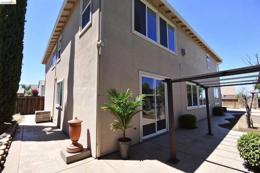 1875 Ventura Dr Pittsburg, CA 94565