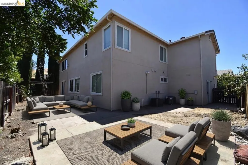1875 Ventura Dr Pittsburg, CA 94565