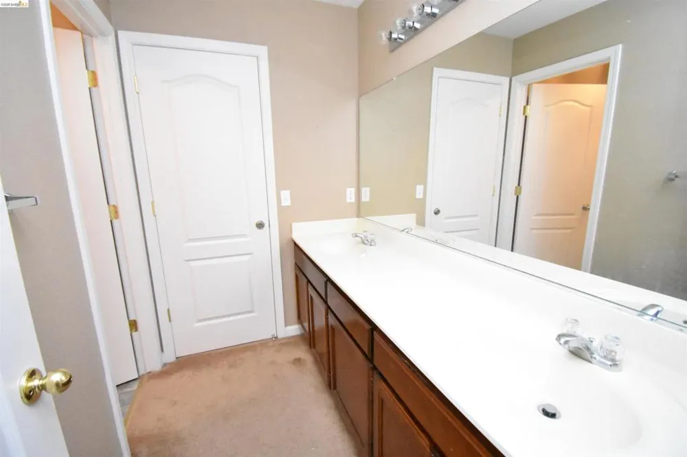 1875 Ventura Dr Pittsburg, CA 94565