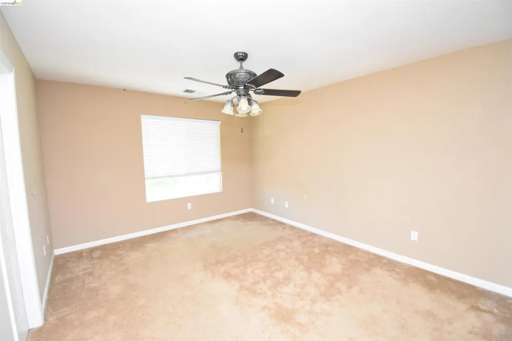 1875 Ventura Dr Pittsburg, CA 94565