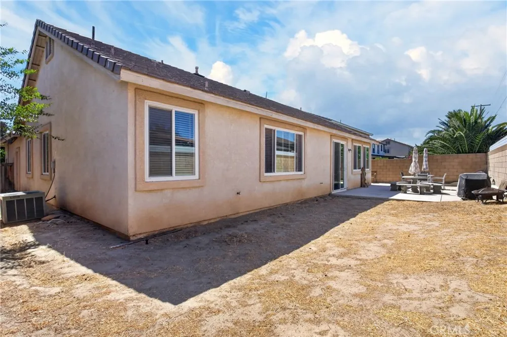 38659 37th E Palmdale, CA 93550