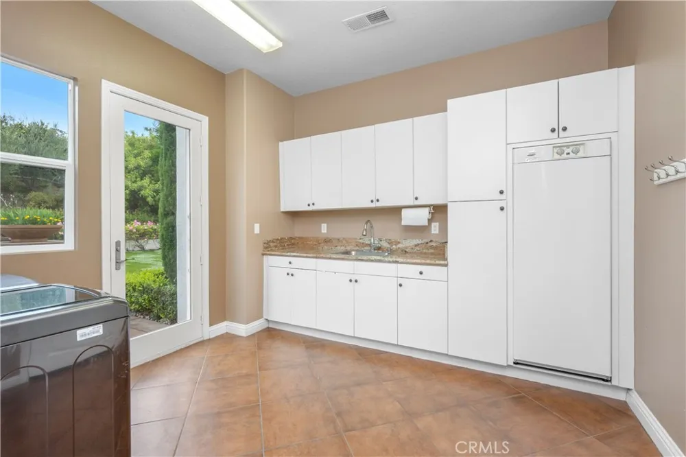 4394 Hiwassee Claremont, CA 91711