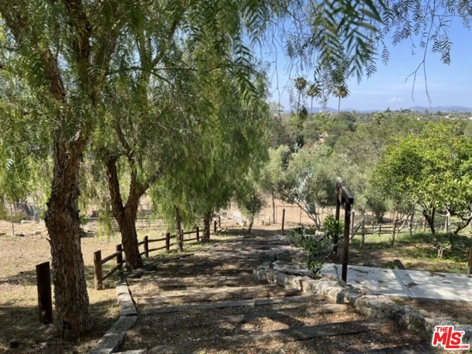 335 Morro Hills Road Fallbrook, CA 92028