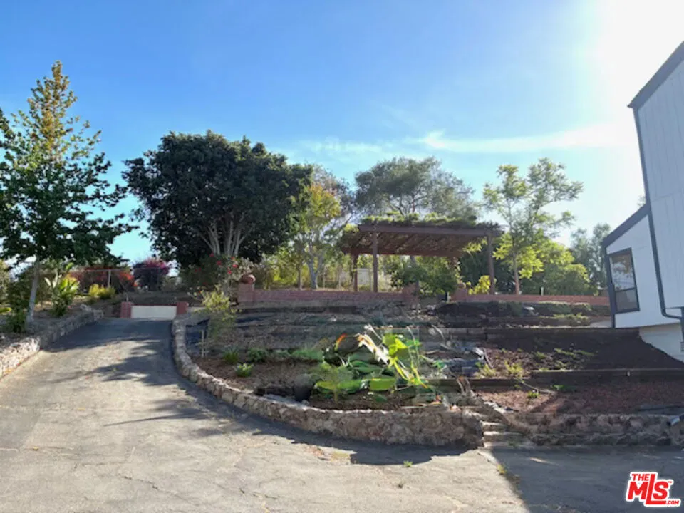 335 Morro Hills Road Fallbrook, CA 92028