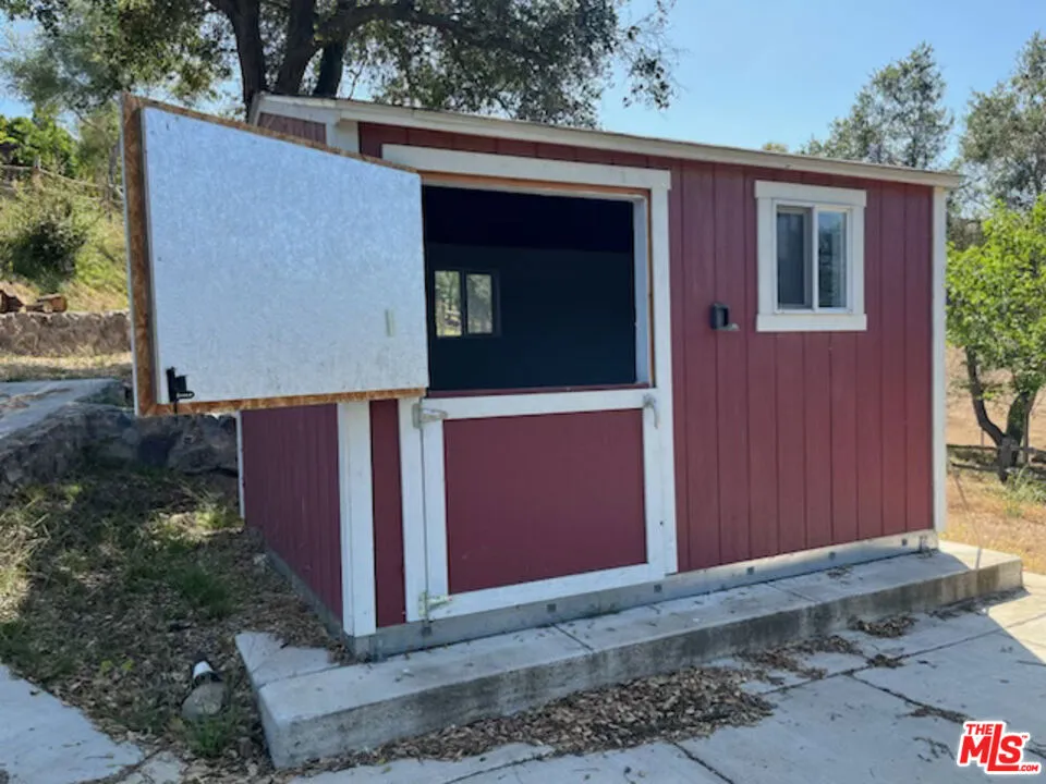 335 Morro Hills Road Fallbrook, CA 92028