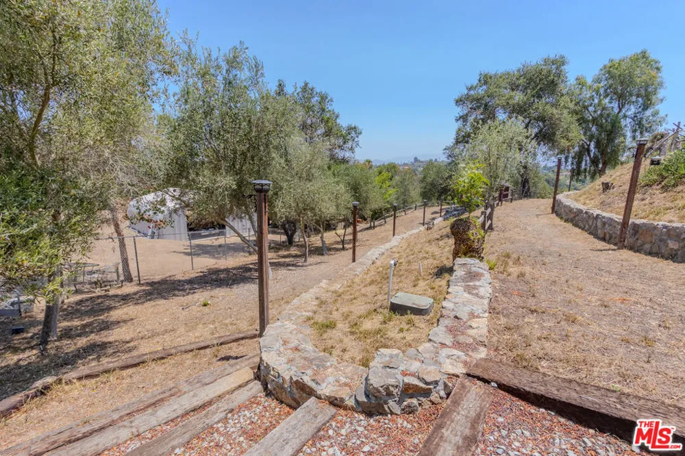 335 Morro Hills Road Fallbrook, CA 92028