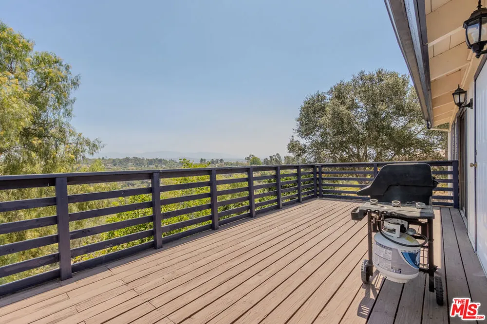 335 Morro Hills Road Fallbrook, CA 92028
