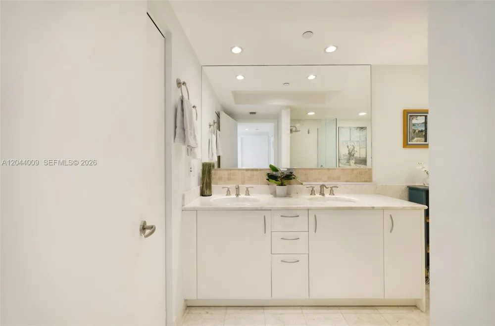 1331 Brickell Bay Dr #904 Miami, FL 33131