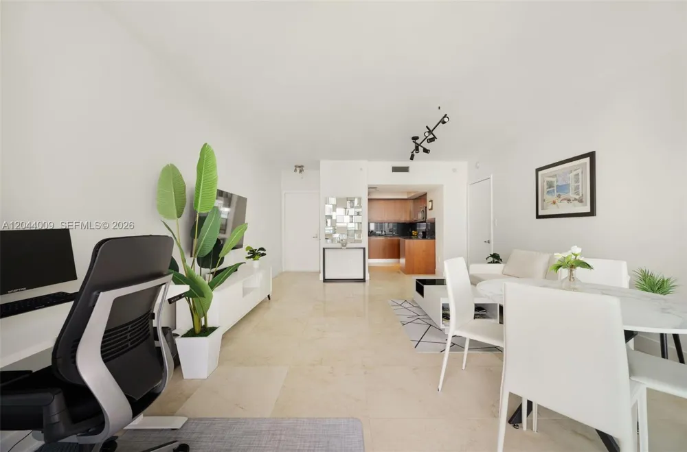1331 Brickell Bay Dr #904 Miami, FL 33131