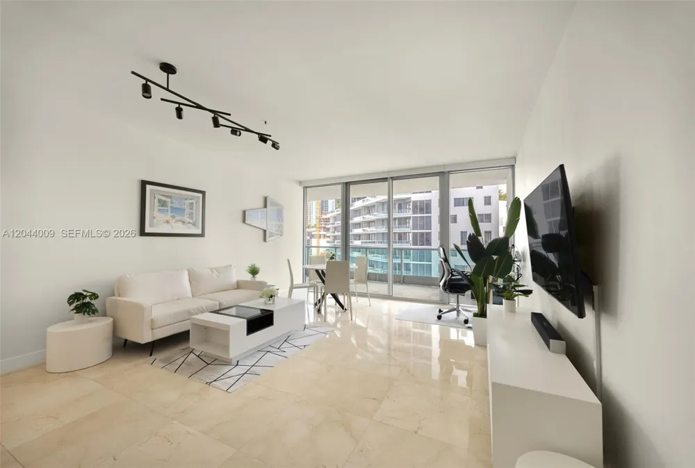 1331 Brickell Bay Dr #904 Miami, FL 33131