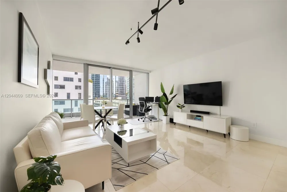 1331 Brickell Bay Dr #904 Miami, FL 33131