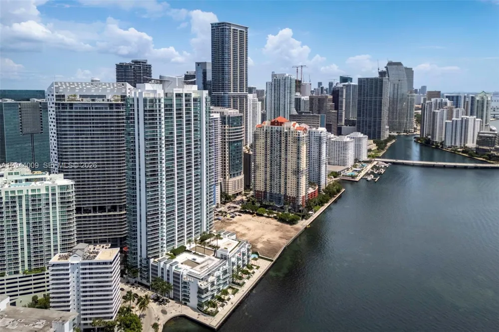 1331 Brickell Bay Dr #904 Miami, FL 33131