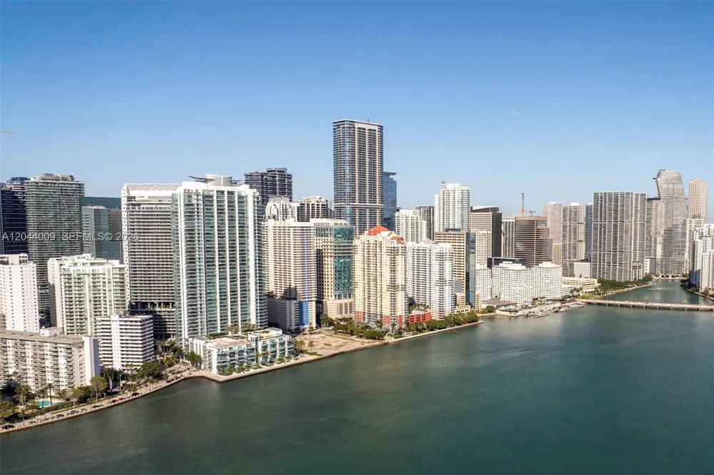 1331 Brickell Bay Dr #904 Miami, FL 33131