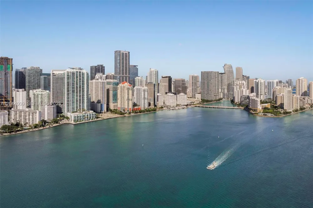 1331 Brickell Bay Dr #904 Miami, FL 33131