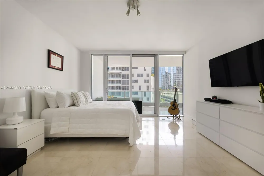 1331 Brickell Bay Dr #904 Miami, FL 33131