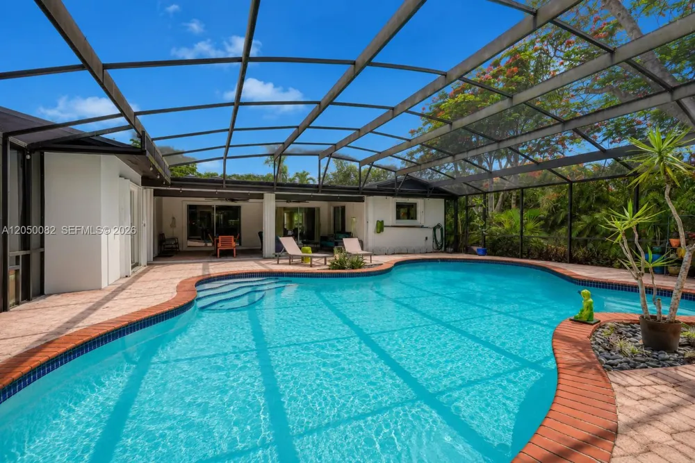 6952 SW 149th Ter Palmetto Bay, FL 33158