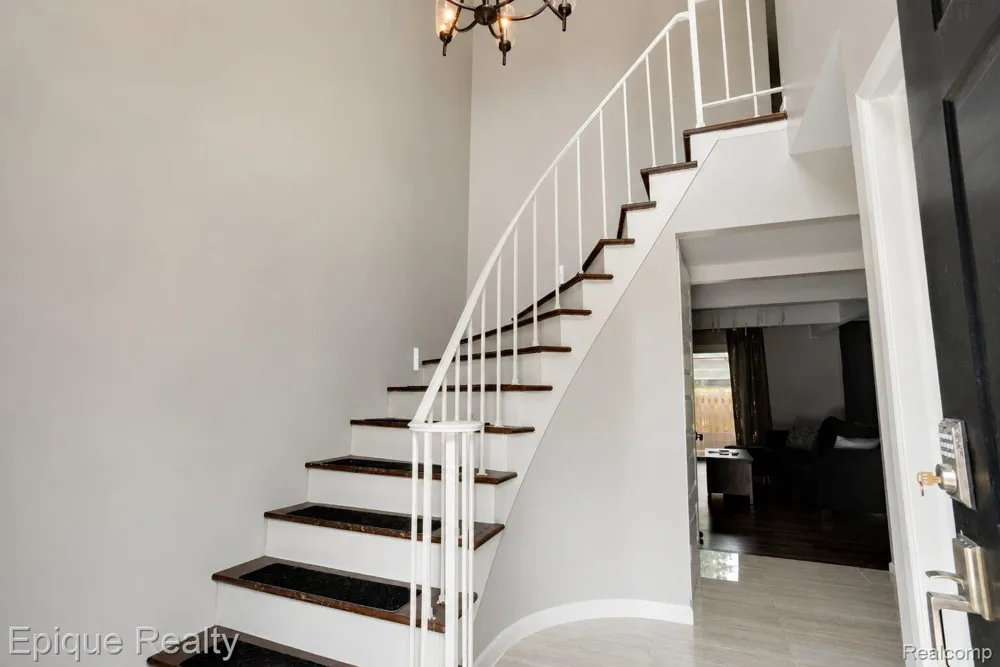 37525 Charter Oaks Boulevard Clinton Charter Township, MI 48036