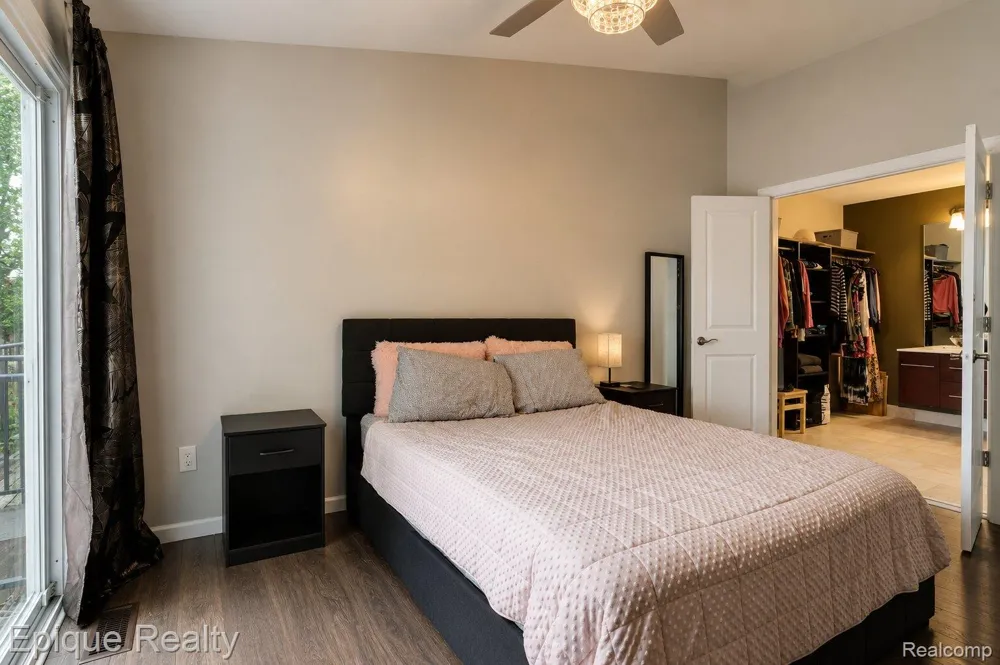 37525 Charter Oaks Boulevard Clinton Charter Township, MI 48036
