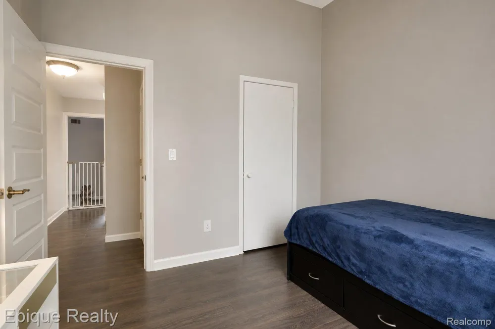 37525 Charter Oaks Boulevard Clinton Charter Township, MI 48036