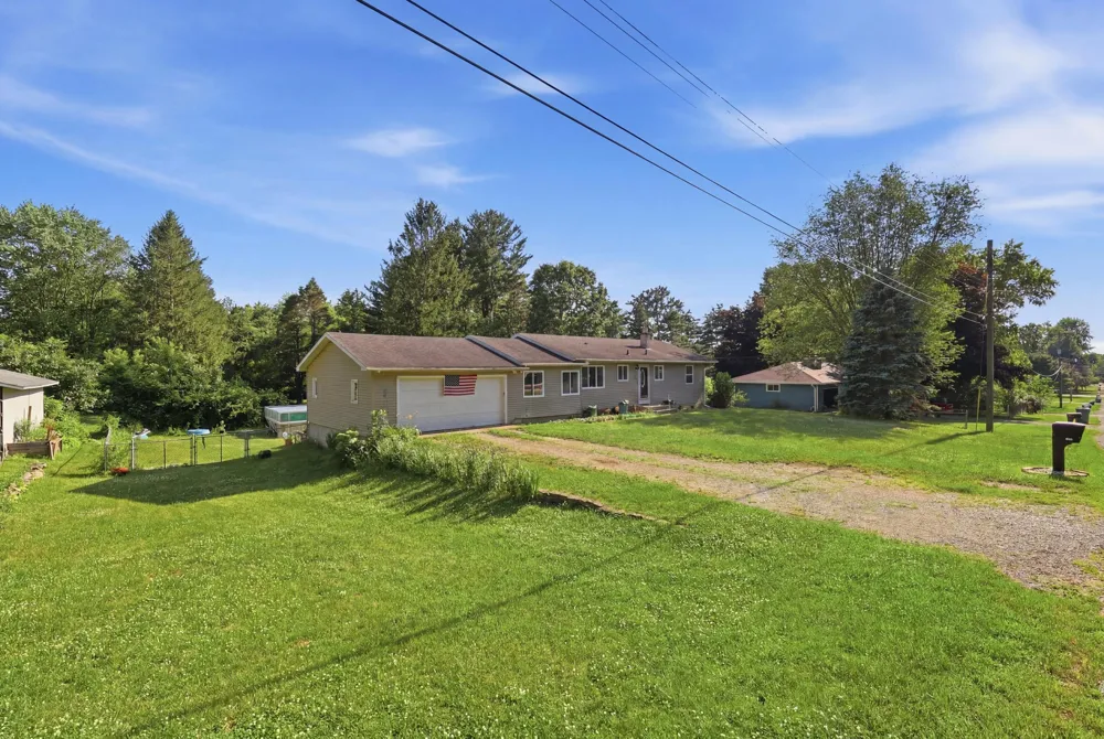 209 Cardinal Avenue Bedford Charter Township, MI 49037