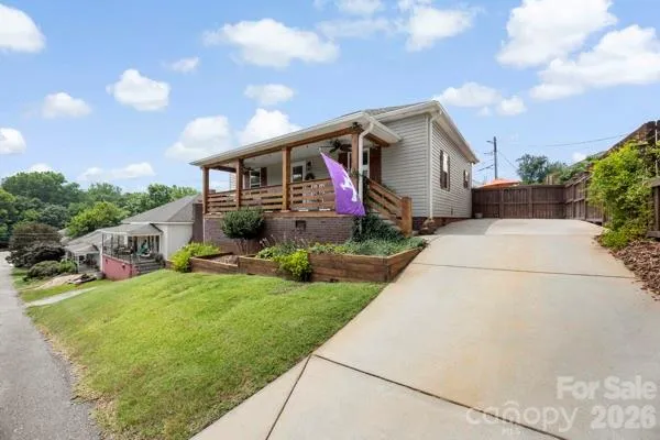 13 1st Street Cramerton, NC 28032