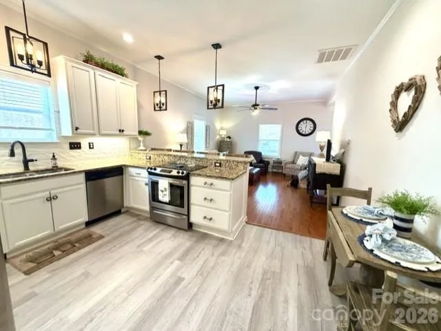 13 1st Street Cramerton, NC 28032