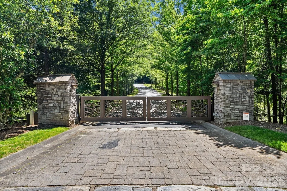472 Mills River Way Horse Shoe, NC 28742
