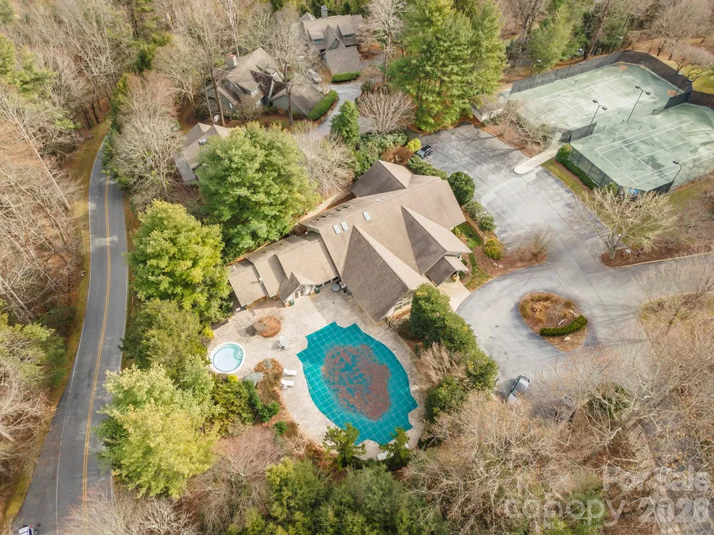 24 Falls Lane Hendersonville, NC 28739