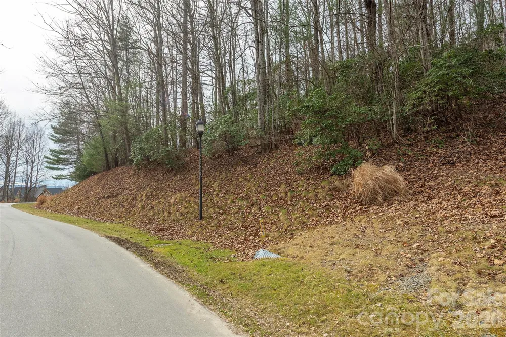 24 Falls Lane Hendersonville, NC 28739