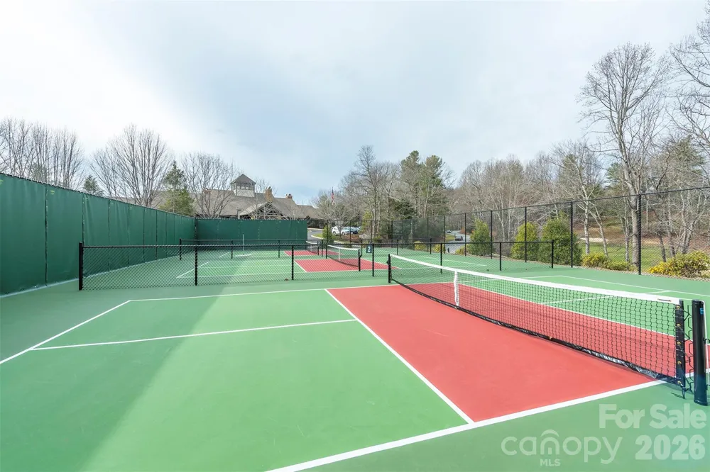 24 Falls Lane Hendersonville, NC 28739