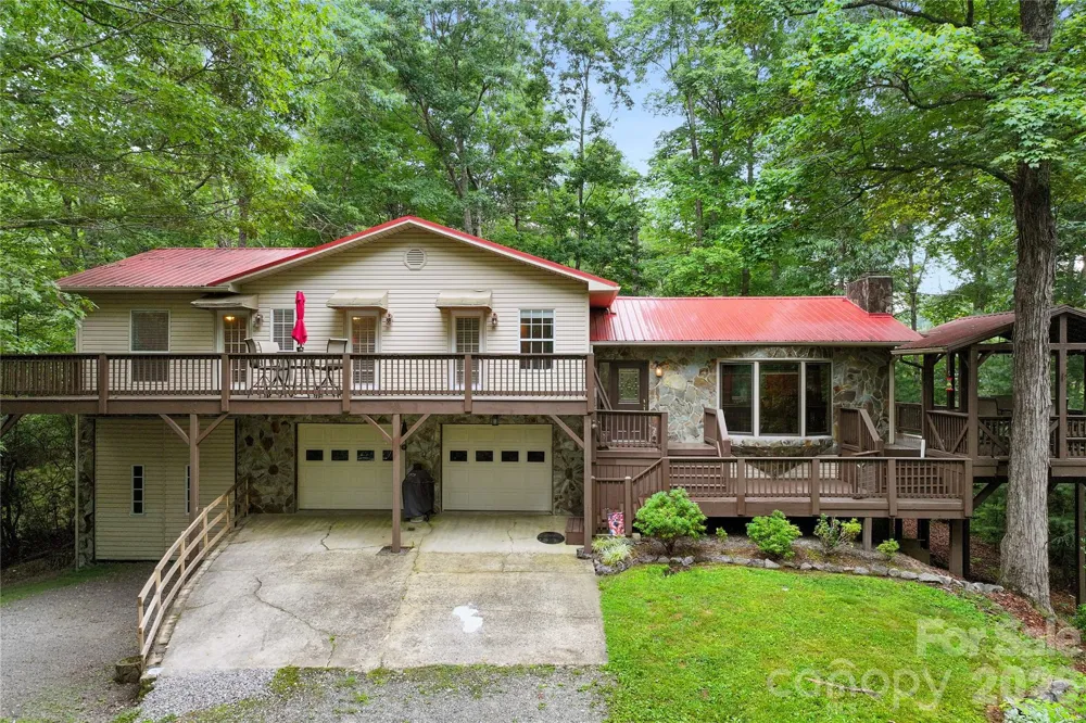 154 Hondah Boulevard Brevard, NC 28712