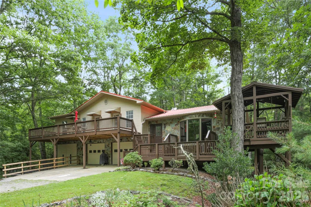 154 Hondah Boulevard Brevard, NC 28712