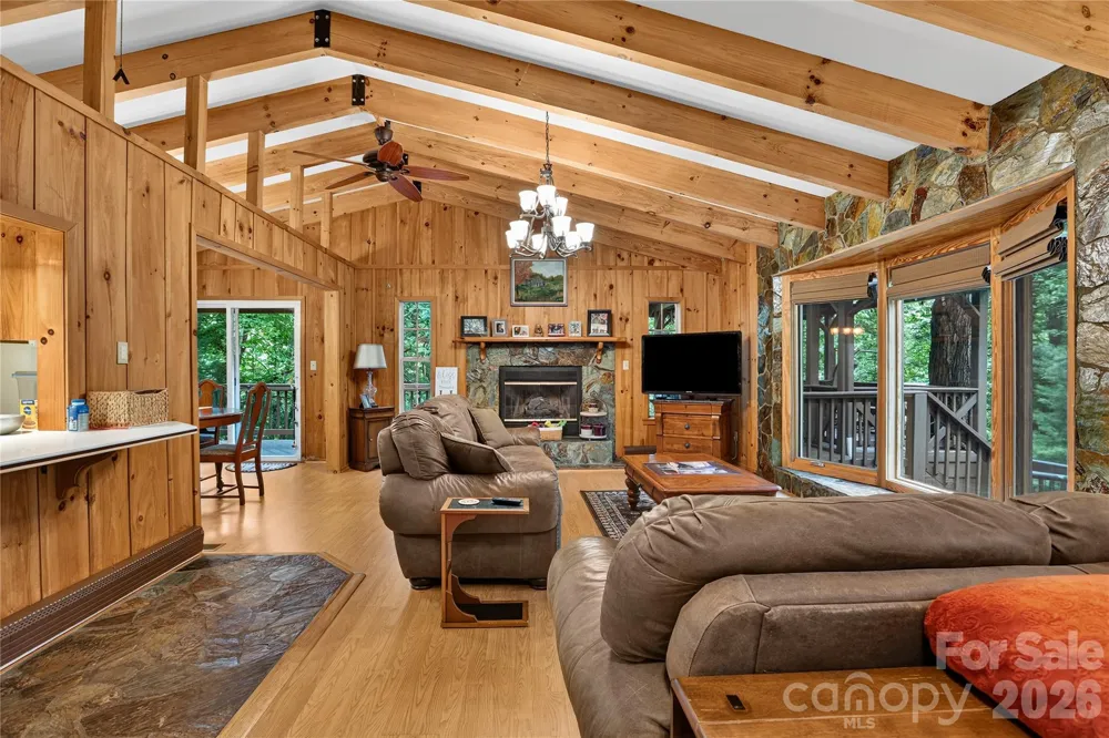 154 Hondah Boulevard Brevard, NC 28712