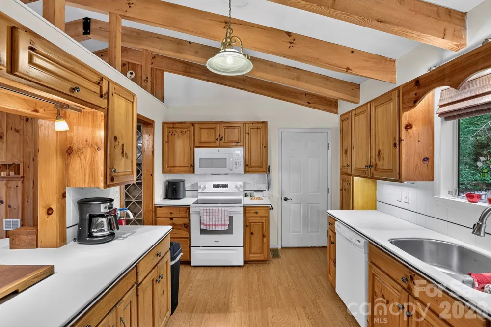 154 Hondah Boulevard Brevard, NC 28712