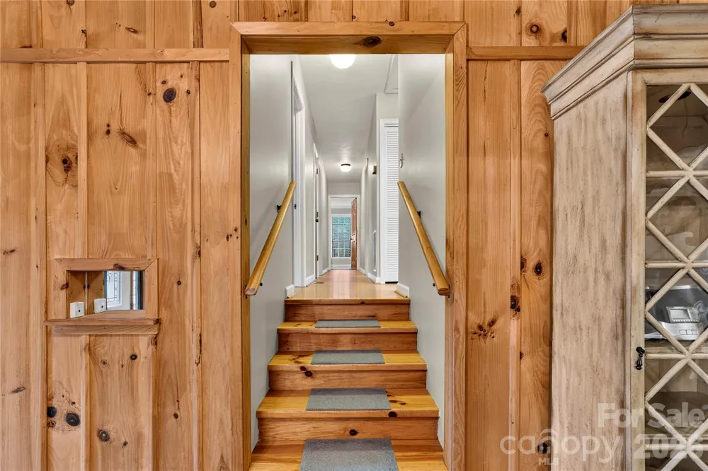 154 Hondah Boulevard Brevard, NC 28712